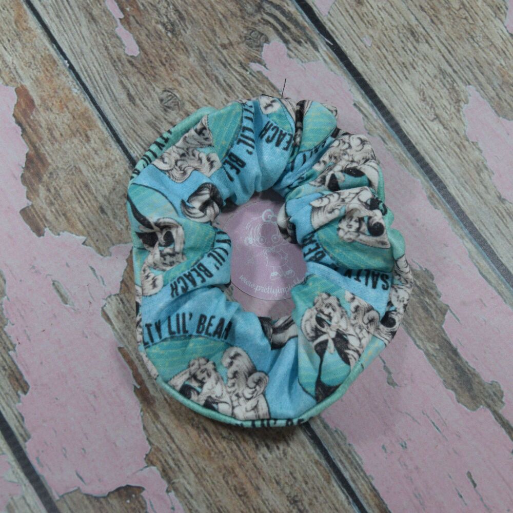 Medium Scrunchie - Salty lil Beach