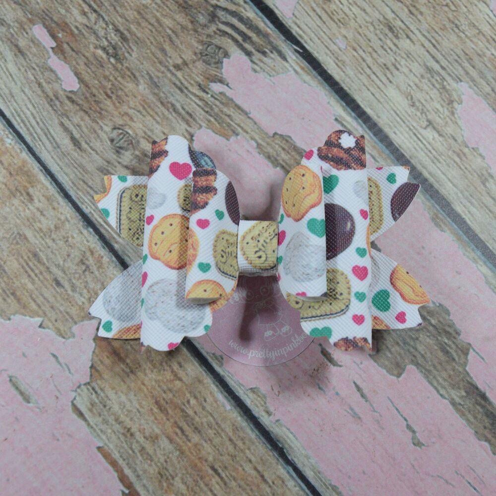 Abby Bow - Take the biscuit