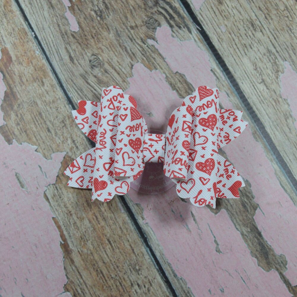 Dolly Bow - Read drawn hearts