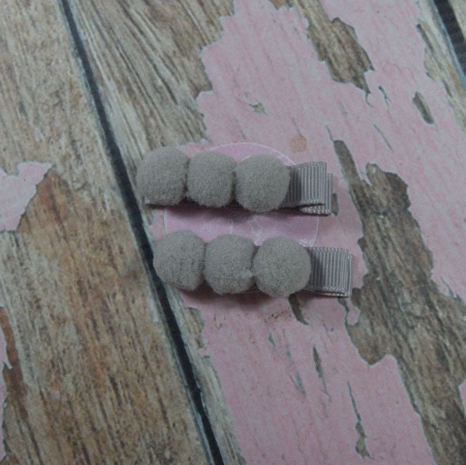 Pompom Clippies - Grey