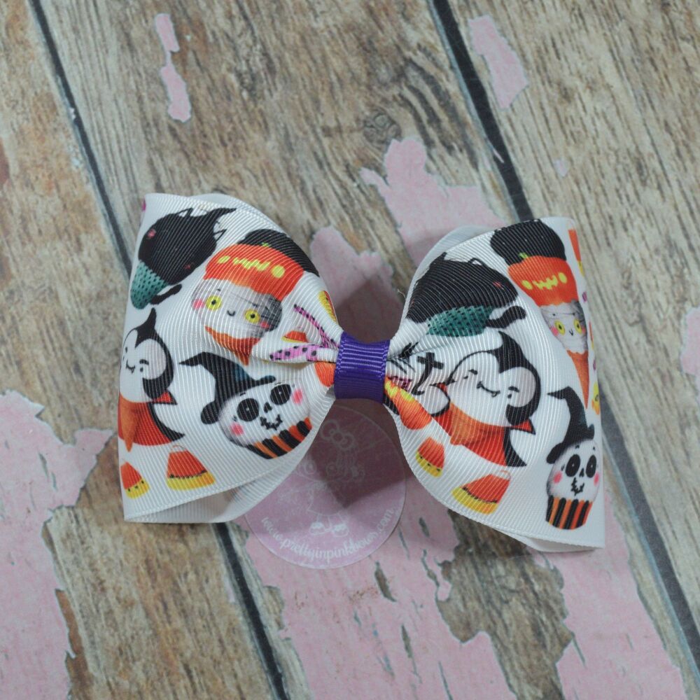 Large Minnie Bow - Trick and treats Sweets