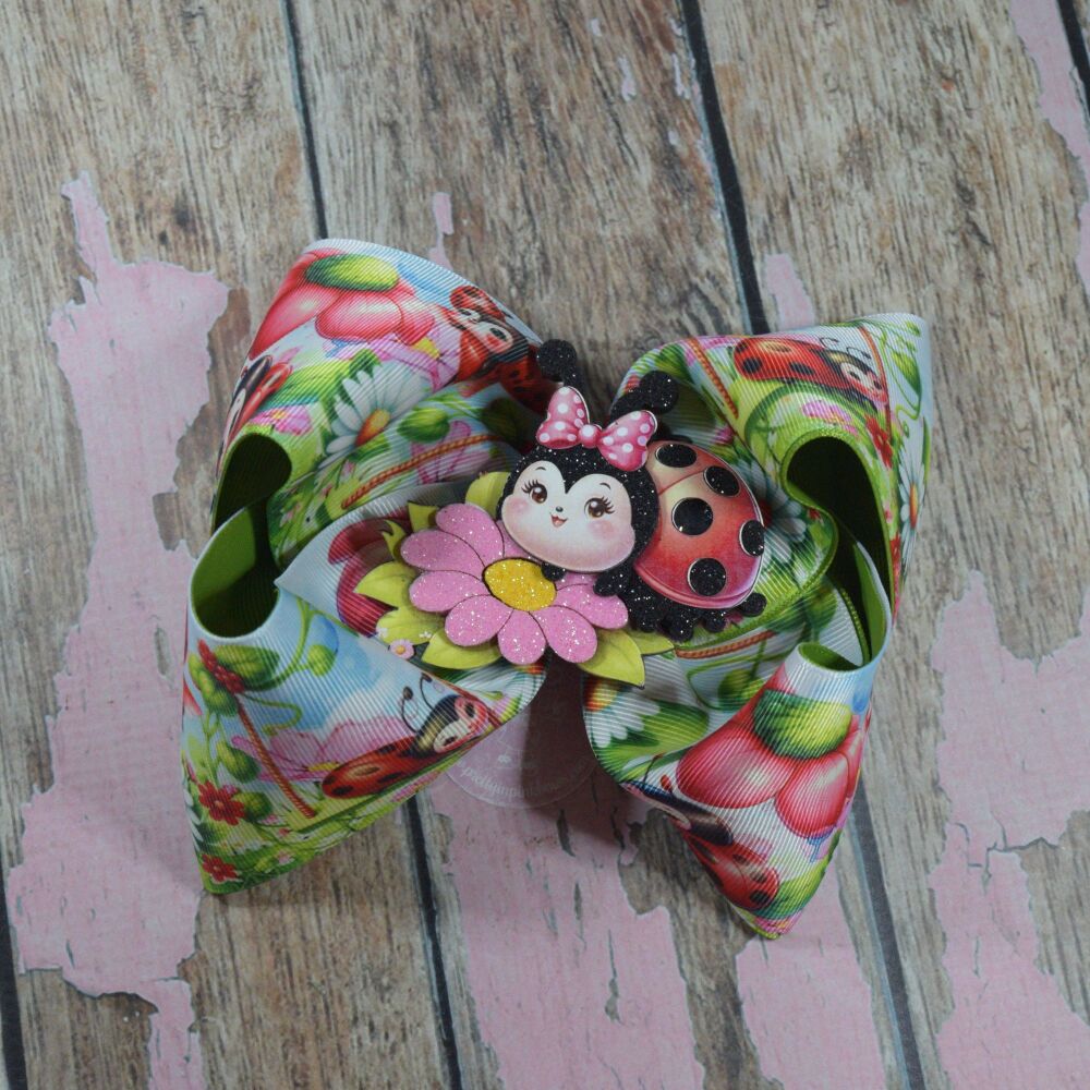 6" Extra Boutique Bow - Love Bug