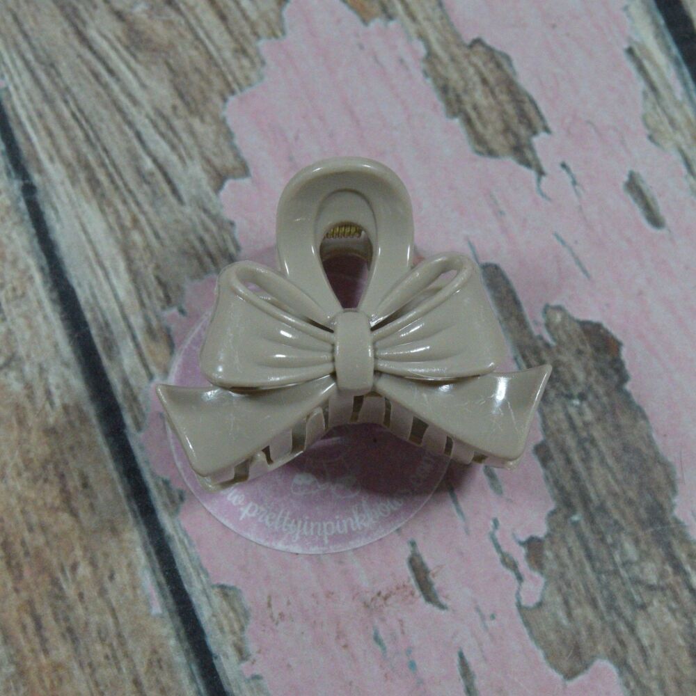 Middy Bow Claw Clip - Tan