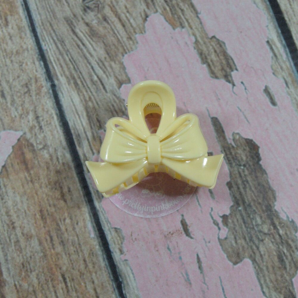 Middy Bow Claw Clip - Cream