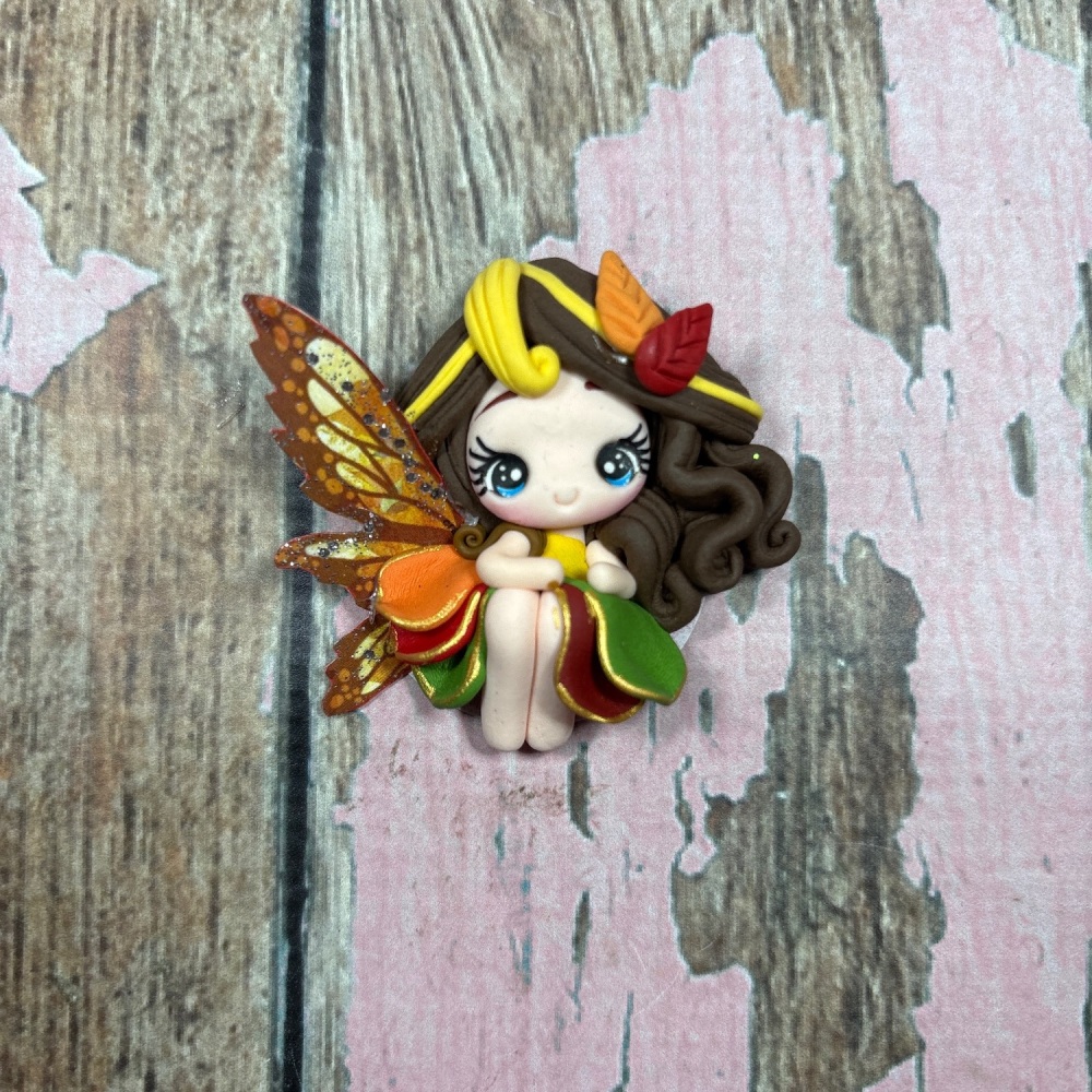 Big fairy autumn dress, brown hair blonde highlights