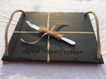 BESTSELLER Slate 'Aged to perfection' platter and cheese knife