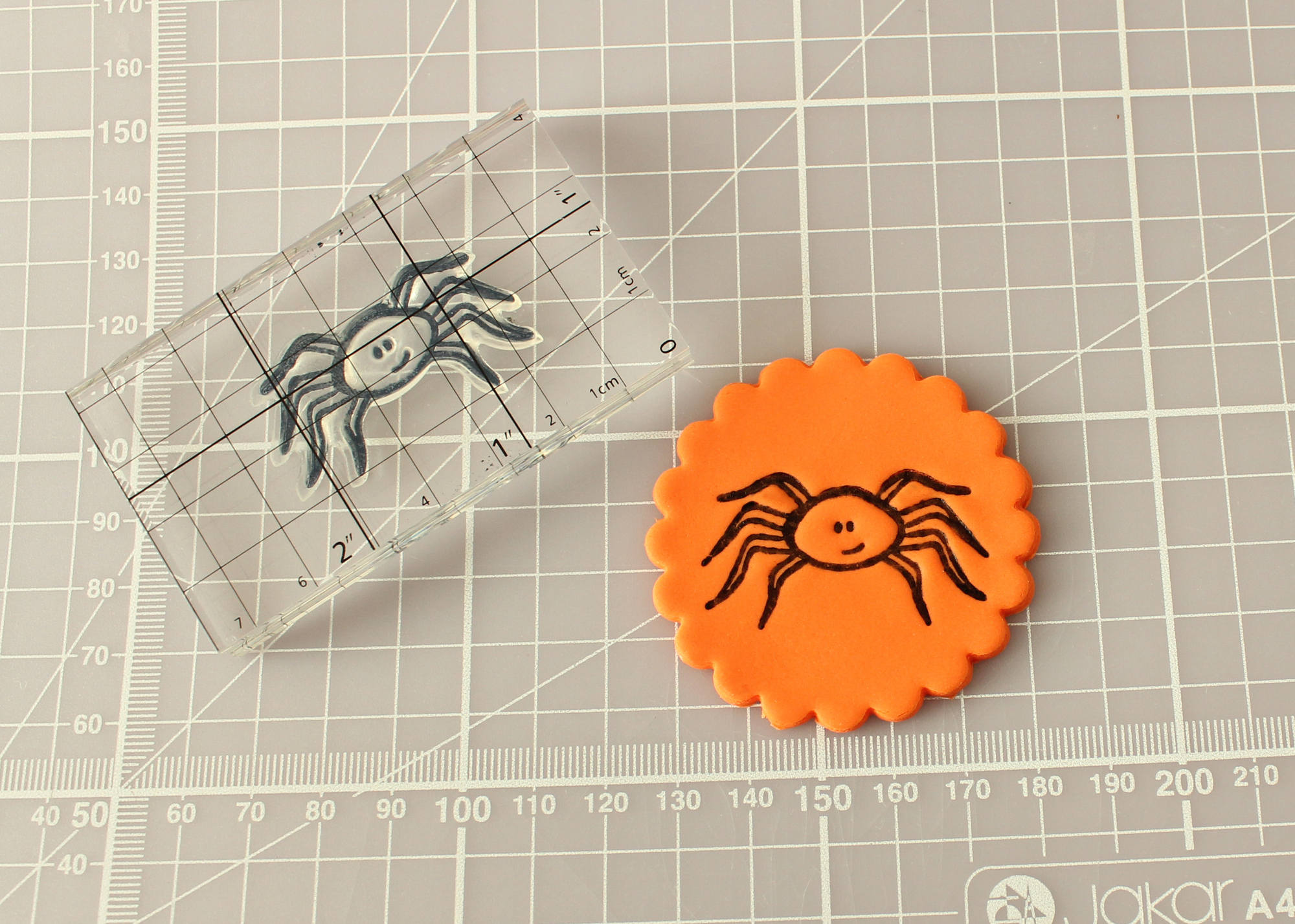 Spider Cupcakes Tutorial 9