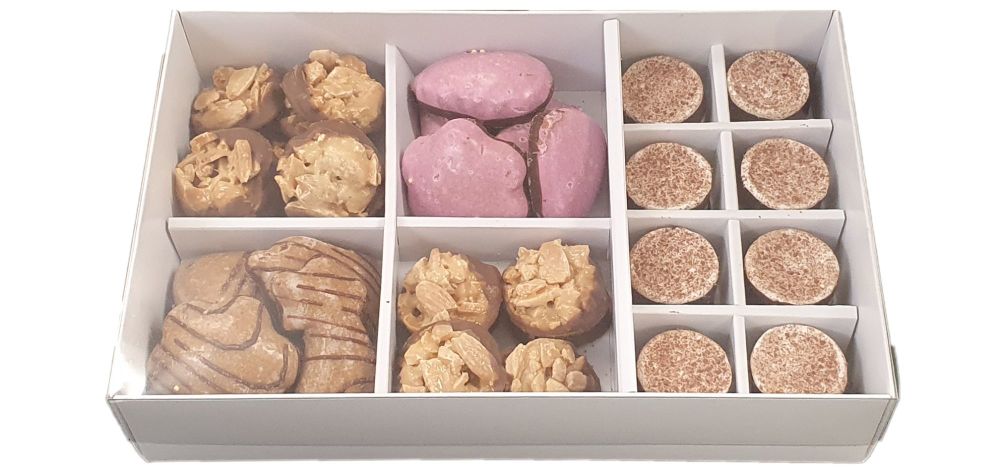 50mm Deep Compartment Box With 4pk Insert Plus 8 Chocolate Inserts & Clear Lid  (Colour Base To Be Chosen And Price Will Vary)- 240mm x 155mm x 50mm 
