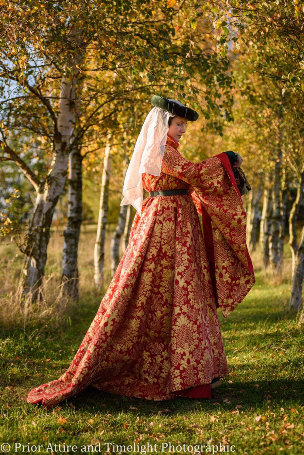 Medieval dress, houppelande, 14-15th Century