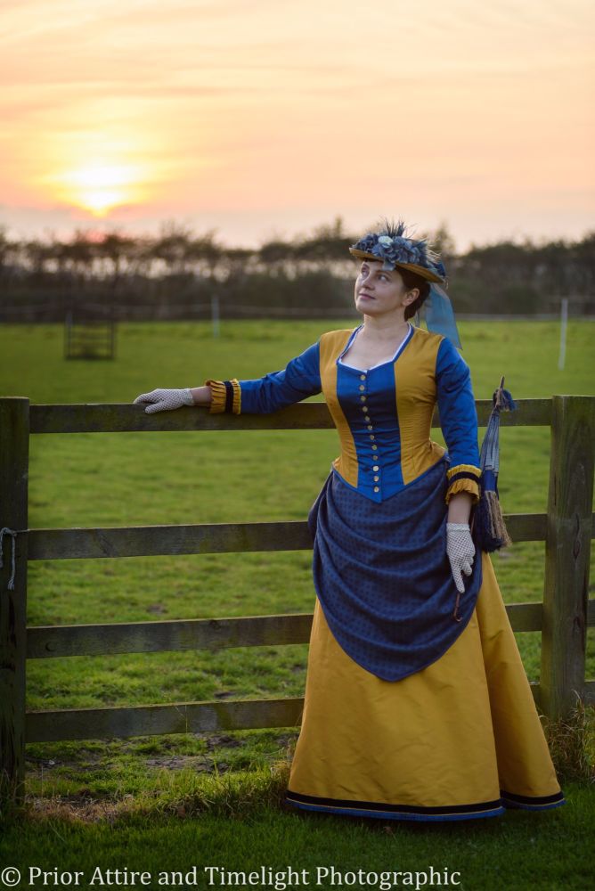 Victorian bustle day dress size 10-12