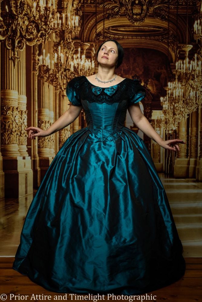 Victorian crinoline ballgown size 14-18