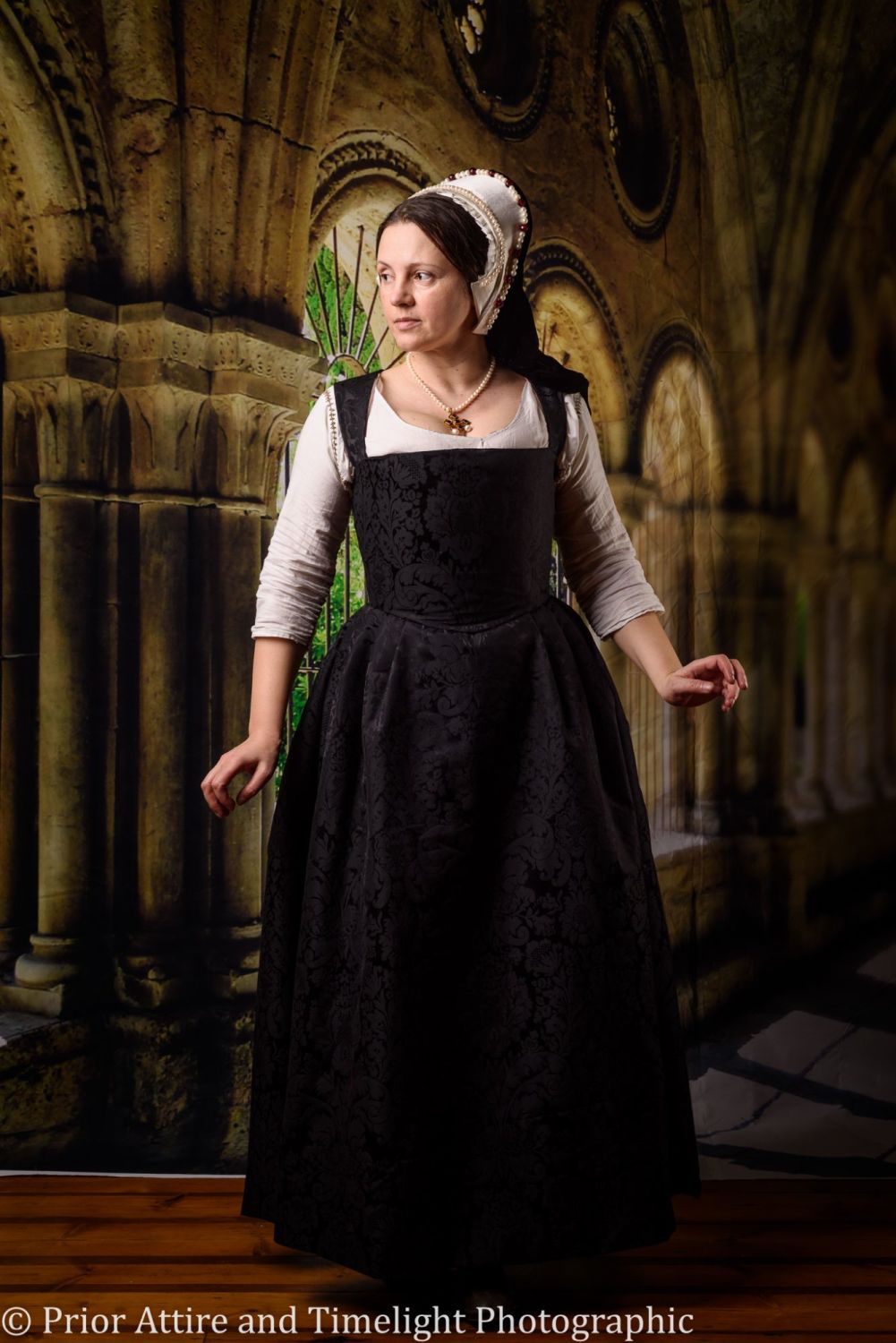 Tudor/Elizabethan kirtle in silk size 8-12