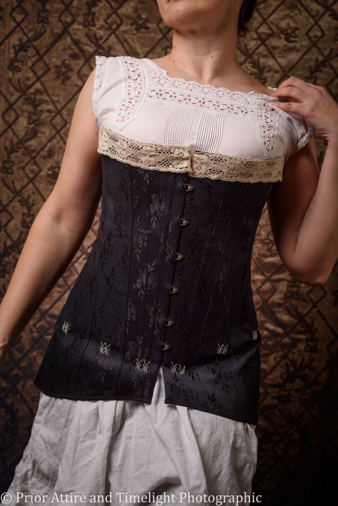 Edwardian/WWI corset size size 12-14