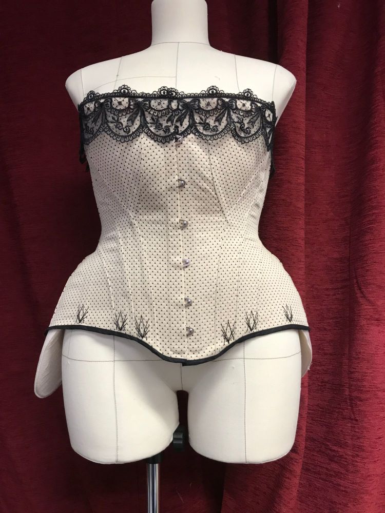 Late Victorian, early Edwardian corset size 12-14