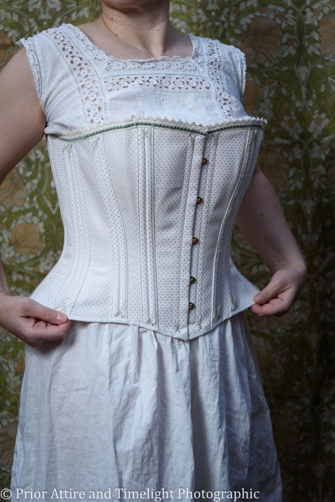 Victorian corset size 14-16