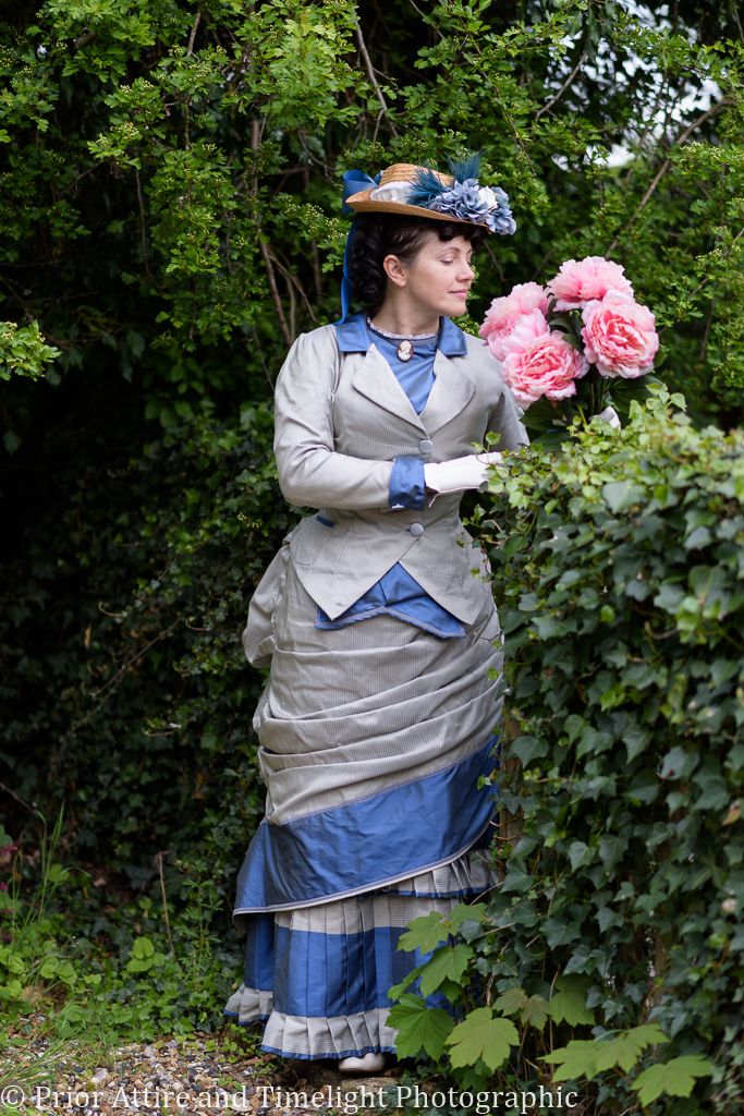 Victorian day walking dress in silk