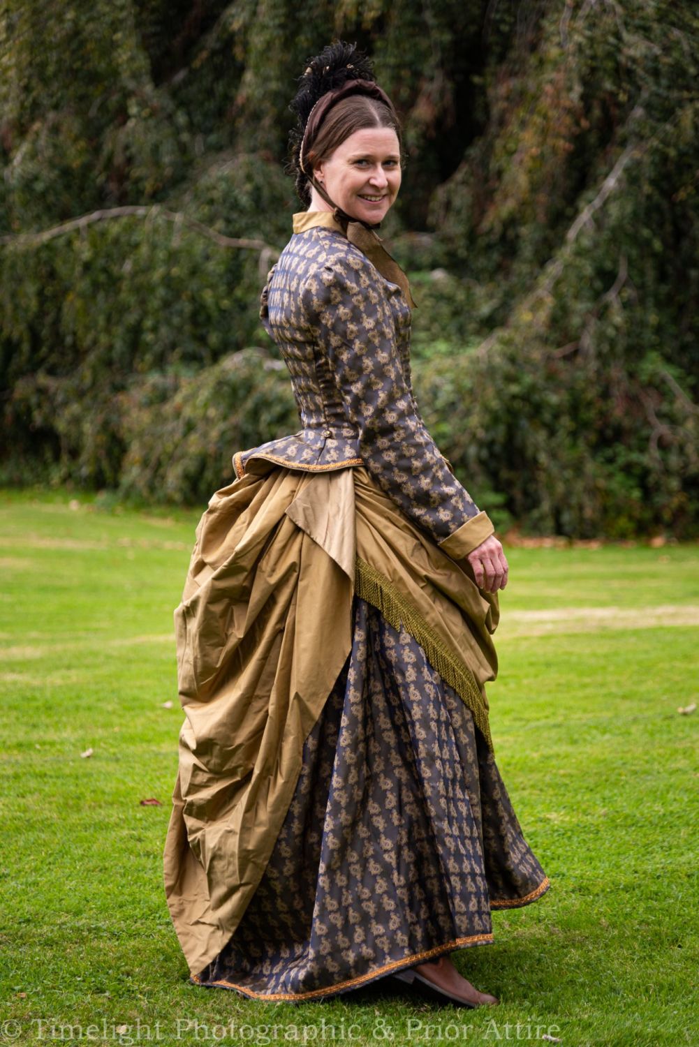 Victorian  day walking dress in silk