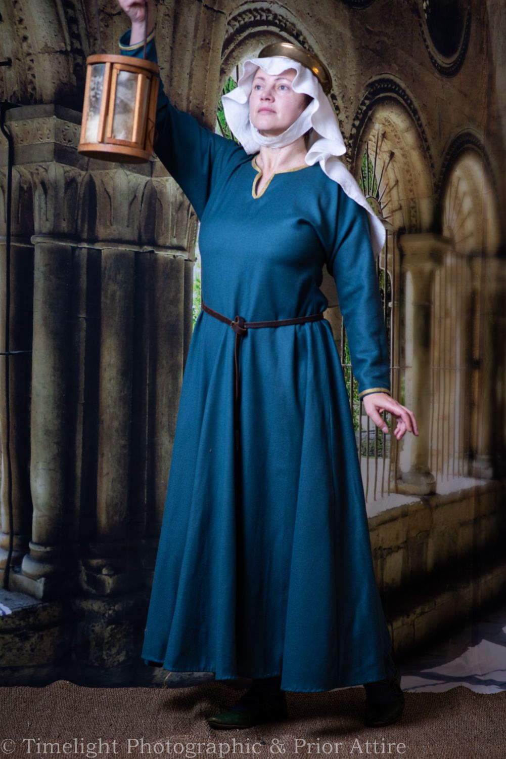 Medieval dress size 8-12