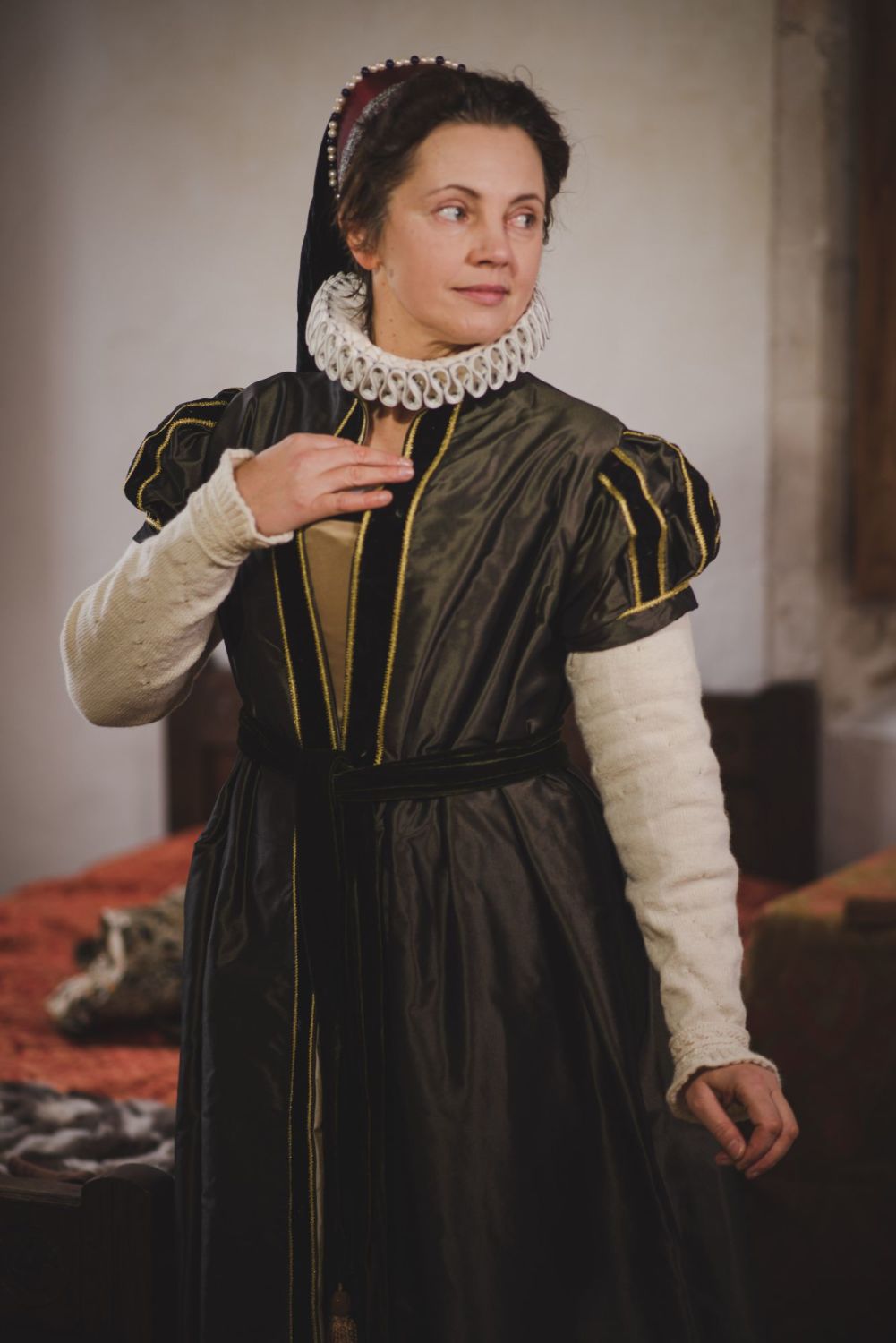 Elizabethan loose gown
