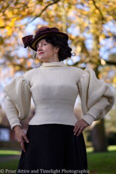 Late Victorian/Edwardian sport sweater size 14-18