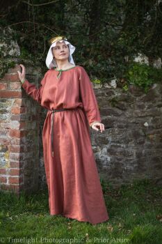 Medieval dress size 12-20