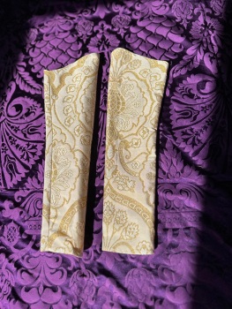 Posh medieval sleeves for a  young lady /petite
