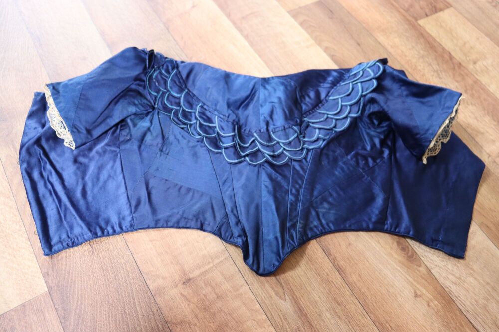 antique mid  Victorian bodice
