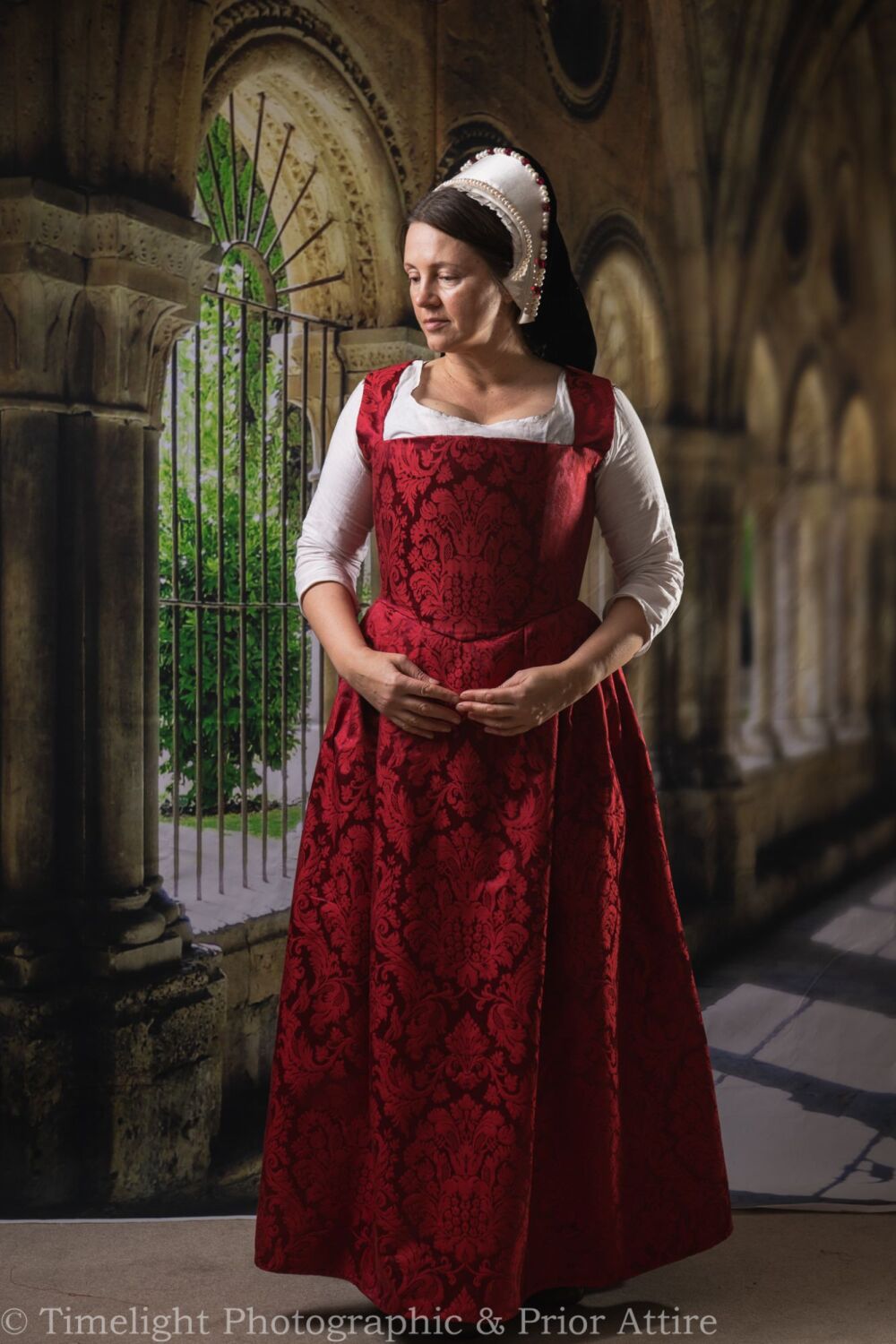 Tudor/Elizabethan kirtle in silk