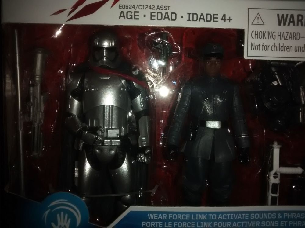Star Wars Force Link Compatible 3.75" Figure Set - Finn (First Order Disguise) & Captain Phasma