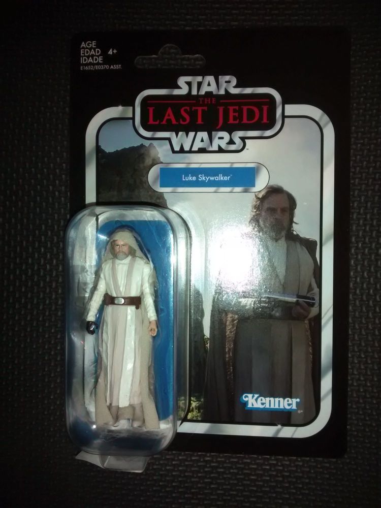 Star Wars - Kenner Hasbro - The Vintage Collection - Luke Skywalker - Premium Collectable Figure Set 3.75"
