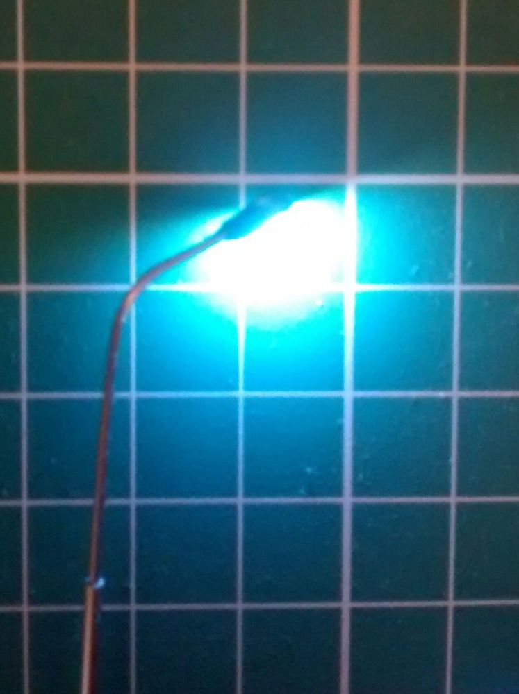 Street Lamp - Lamp Post - Micro LED - 3v DC - Suitable For Diorama , Architectural , Display , Model Railway 00 Guage. OUR PARTS REF LP1