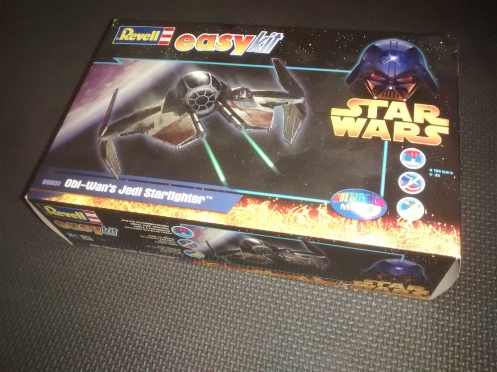Obi Wans Jedi Starfighter - Star Wars -  Revell Model Kit 1:30 Scale - 06651