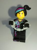 Lego Minifig - Lego Movie 2 - Lucy & Handcuffs - Split From Set 70824