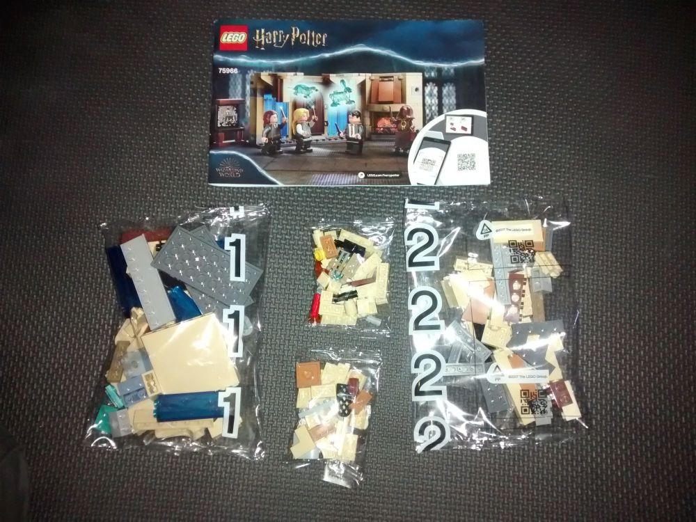 Lego Set - 75966 - Harry Potter - Hogwarts Room Of Requirement- NO MINIFIGU