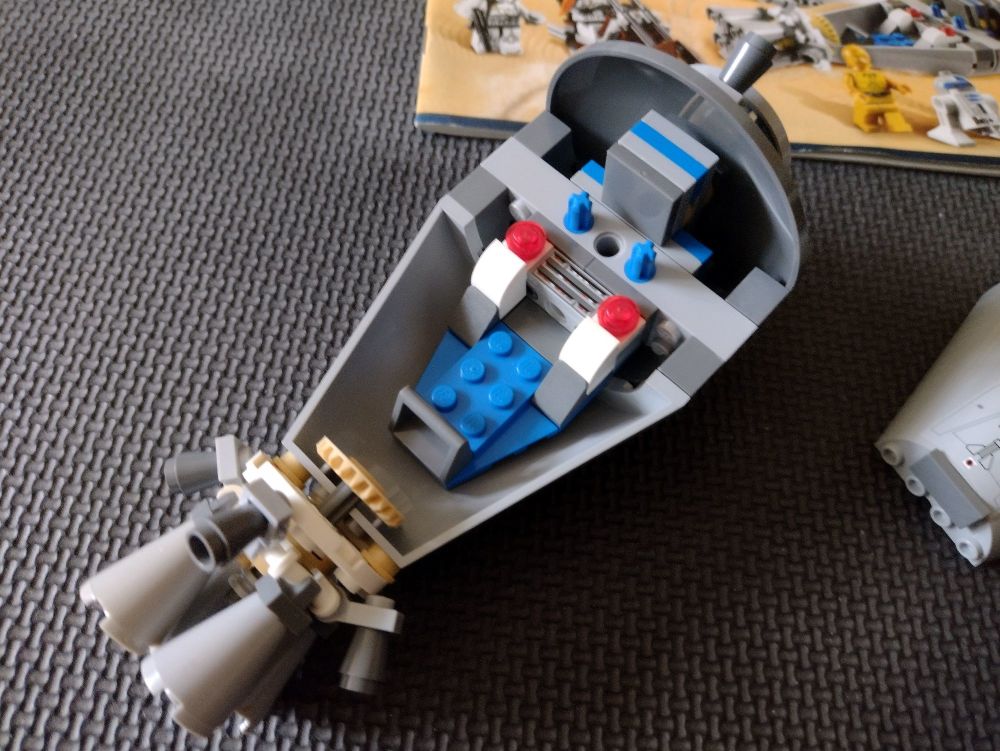 Lego 9490 Star Wars Escape Capsule NO MINIFIGURES Capsule Unit Only