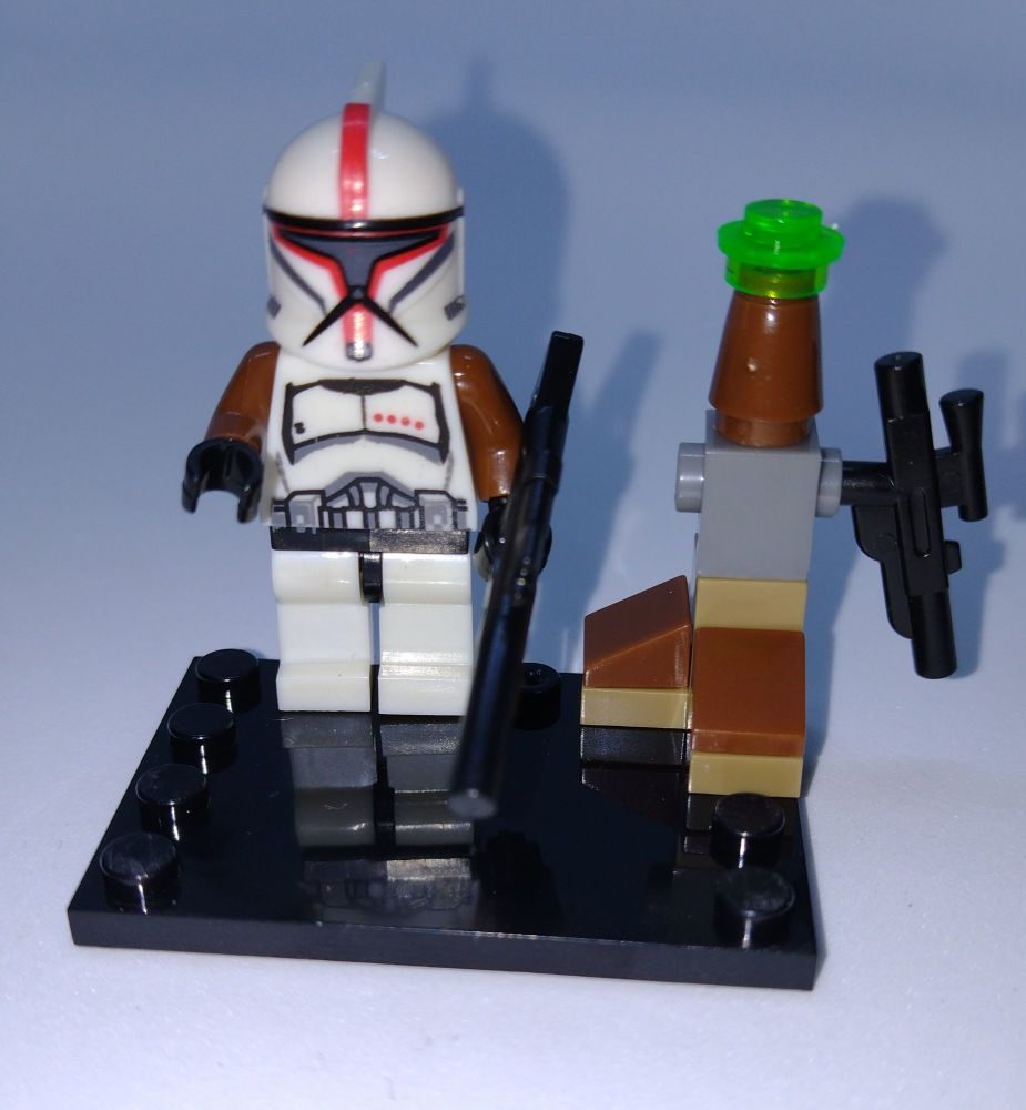 S World Star Wars Brick Minifigure Red Clone Trooper