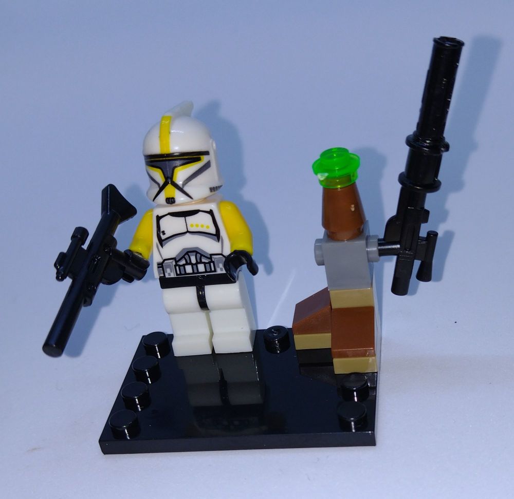 S World Star Wars Brick Minifigure Yellow Clone Trooper