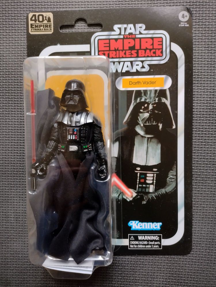 Star Wars - Kenner Hasbro - The Empire Strikes Back - E9316/E7549 - Darth Vader - Premium Collectable Figure 6" Tall
