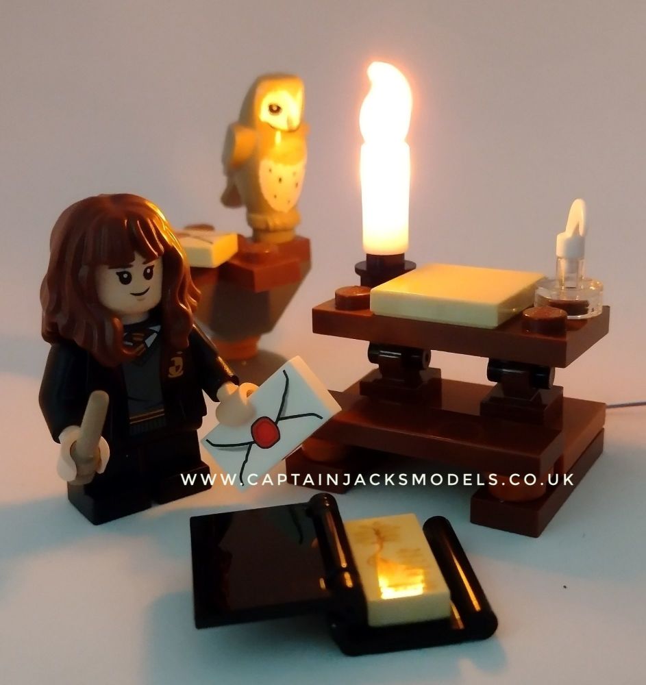 Light Up Lego Minifigure Harry Potter Series Hermiones Study Desk Diorama 30392