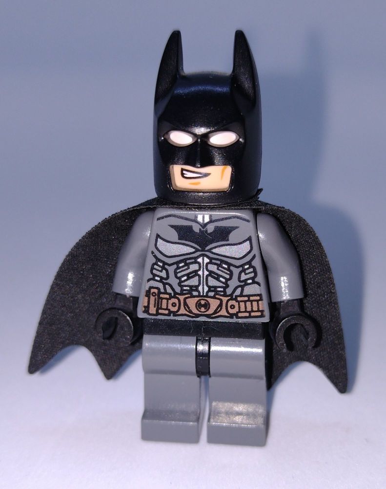 Lego Minifigure - Batman - SH064 - Dark Bluish Grey Suit With Copper Belt -