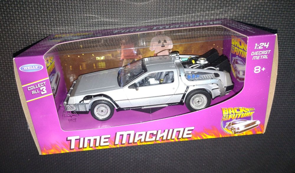 Welly Diecast DeLorean Time Machine 1:24 - Back To The Future Collectable D