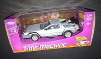 Welly Diecast DeLorean Time Machine 1:24 - Back To The Future Collectable Display Model