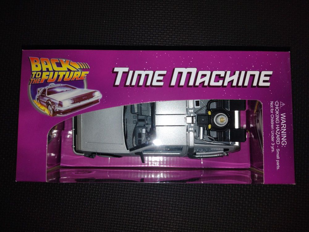 Welly Diecast DeLorean Time Machine 1:24 - Back To The Future Collectable Display Model