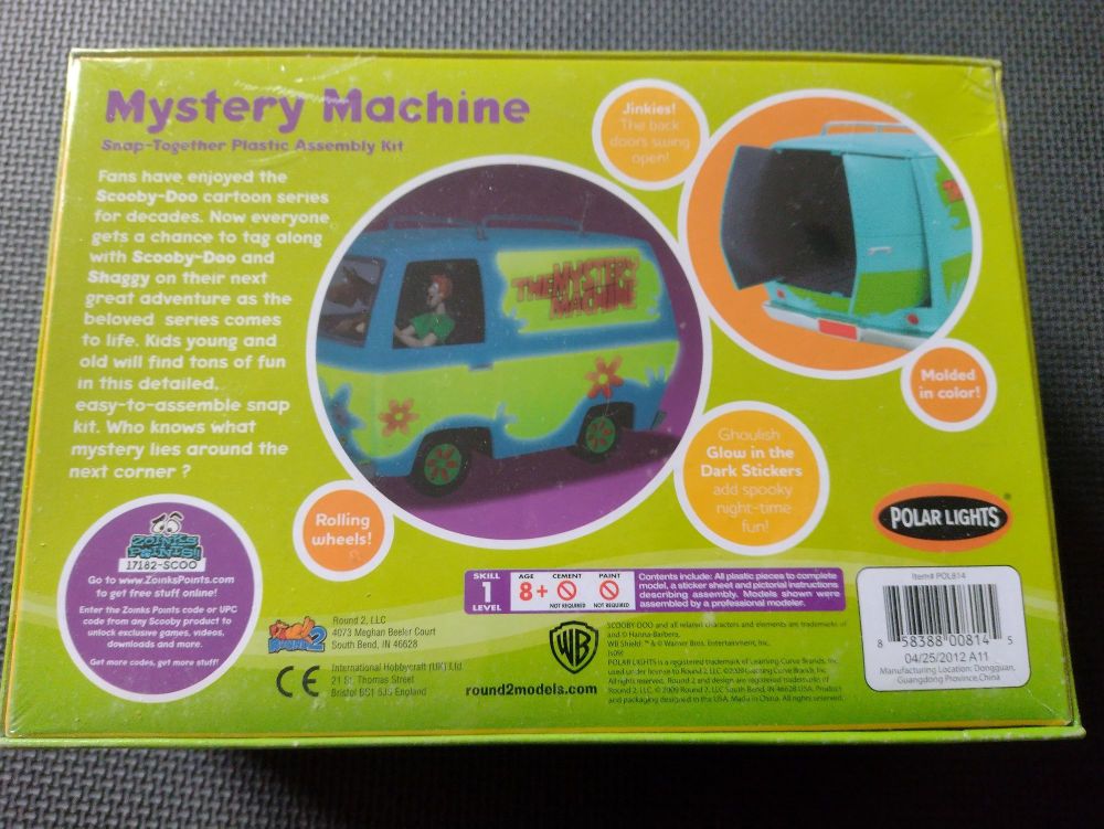 Polar Lights - Scooby Doo - Mystery Machine  - 1:25 Scale Model Kit Plus FREE Generic Light Kit Bundle
