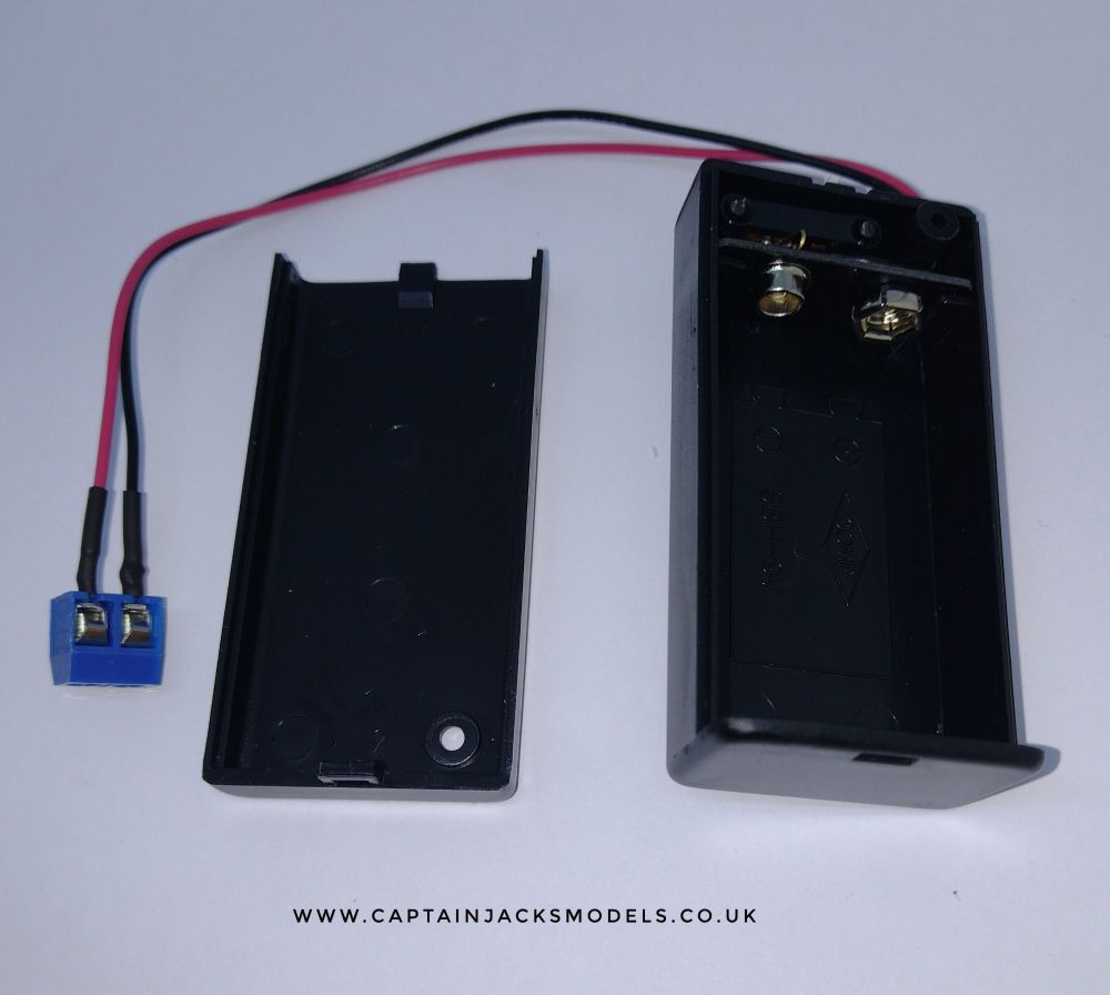 Quantity x1 - 9v PP3 Battery Box With Built In Switch & Screw Terminal Adaptor