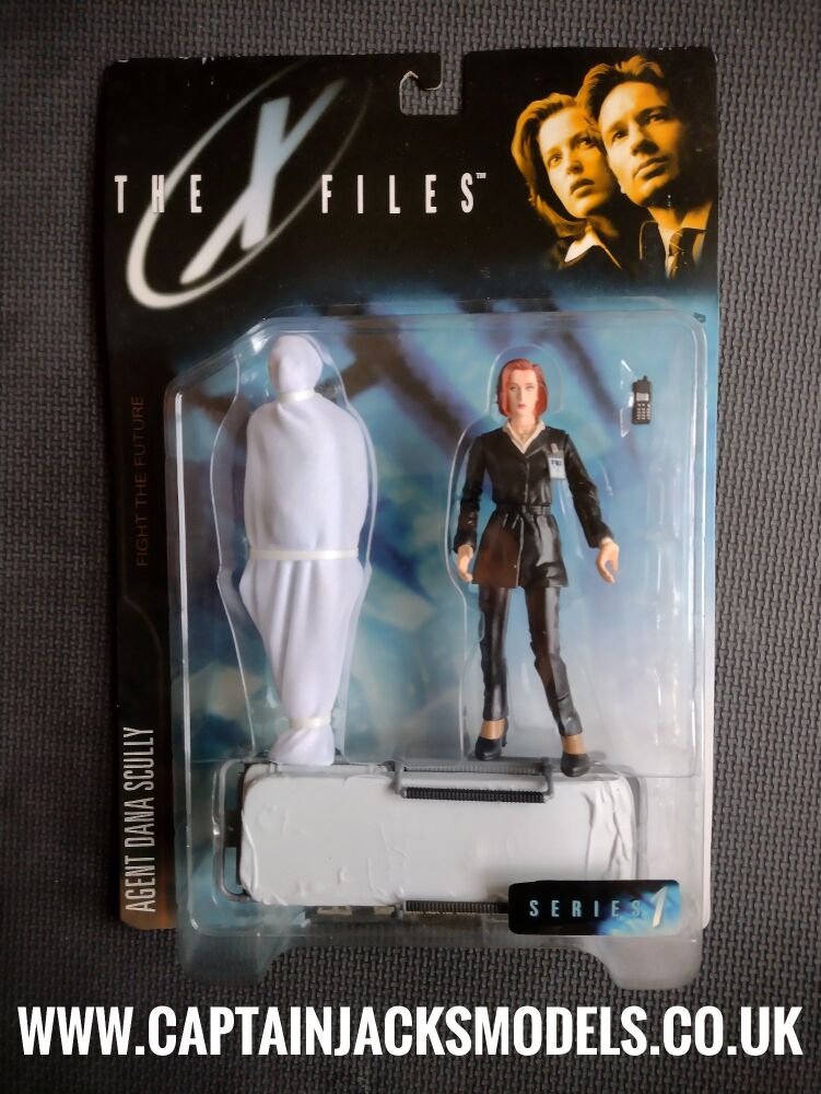 The X Files Fight The Future 6" Agent Dana Scully Action Figure Set - Series 1 - 1998 McFarlane Toys