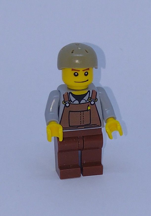 City General Character Custom Brick Minifigure Tradesman Beige Hat