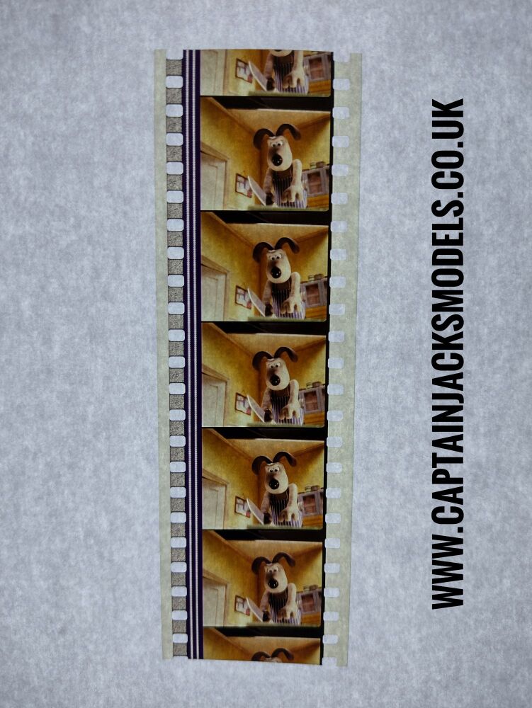 Genuine 35mm Screen Used Film Cells - Unmounted - Wallace & Gromit Curse Of The Were Rabbit 2005 - Ref H