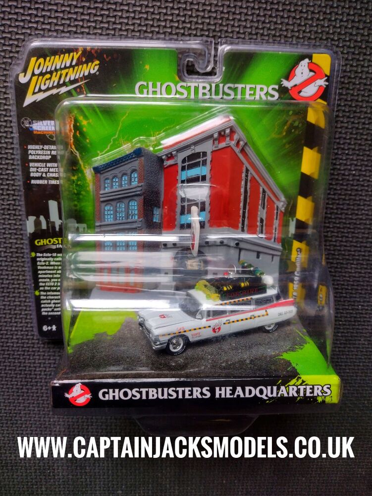Johnny Lightning Ghostbusters Ecto-1A Diecast Collectable 1:64 Car & Polyresin Headquarters Backdrop