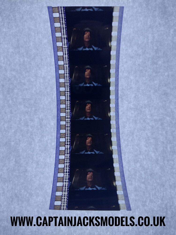 Genuine 35mm Screen Used Film Cells - Unmounted - Star Wars Episode VI Return Of The Jedi - Ref B